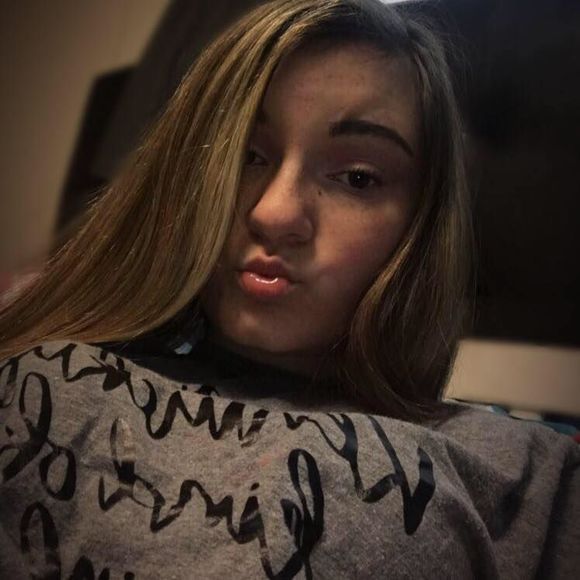 Meet your Posher, Taylor - Picture 1 of 1